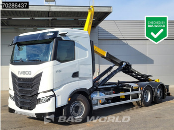 شاحنة ذات خطاف IVECO X-WAY