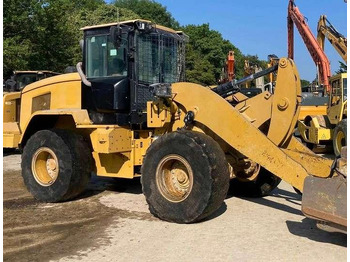 اللودر بعجل CATERPILLAR 938M