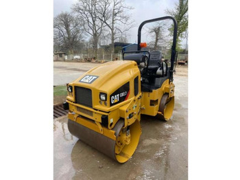 مدحلة اسفلت Caterpillar CB2.7: صورة 2