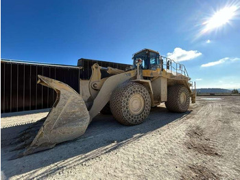 اللودر بعجل KOMATSU WA600