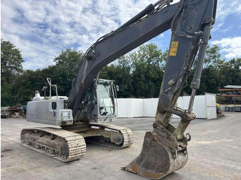 حفار زحاف VOLVO EC220DL