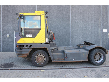 جرار المحطة TERBERG