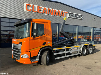 شاحنة ذات خطاف DAF XD 450