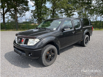 شاحنة البيك أب NISSAN Navara