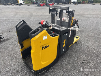 آلة التكديس YALE