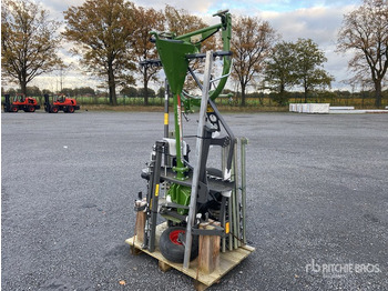 آلة تيبيس العشب/ آلة جمع العشب FENDT