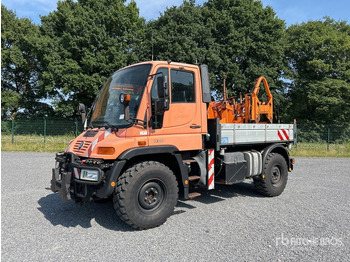 آلية المنفعة/ مركبة خاصة UNIMOG U300