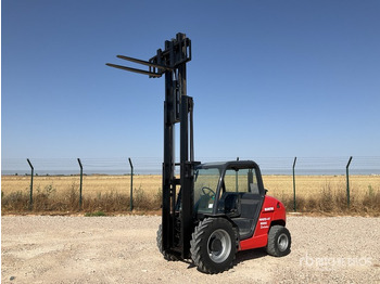 رافعة شوكية للأرض الوعرة MANITOU