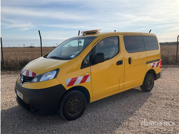 حافلة صغيرة NISSAN
