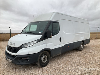 شاحنة مقفلة IVECO Daily 35s18