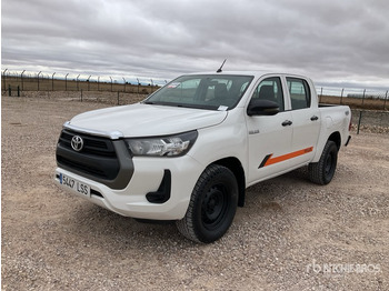شاحنة البيك أب TOYOTA Hilux