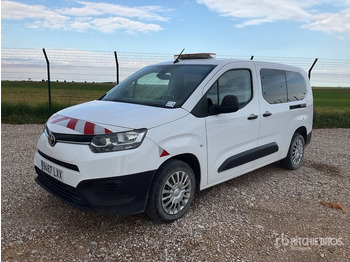 حافلة صغيرة, ميكروباص 2022 Toyota Proace City Verso 5 Passenger Van: صورة 2