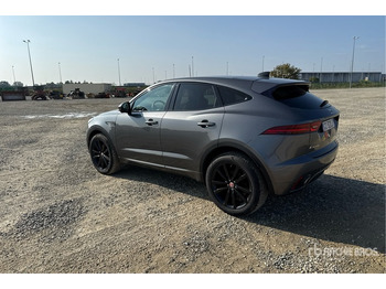 سيارة دفع رباعي JAGUAR