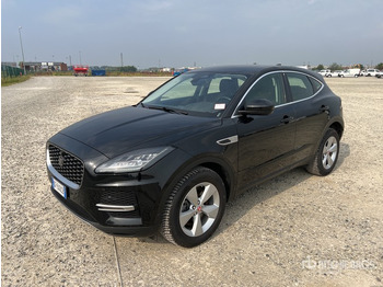 سيارة دفع رباعي JAGUAR