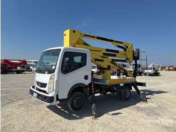 منصة تلسكوبية محمولة على شاحنة RENAULT Maxity