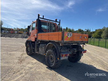 شاحنة قلاب UNIMOG U300