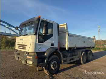 شاحنة قلاب IVECO Trakker
