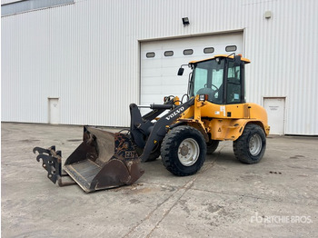 اللودر بعجل VOLVO L30B