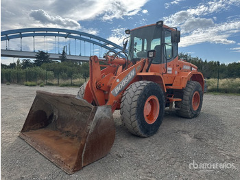 اللودر بعجل DOOSAN DL200