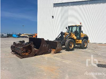 اللودر بعجل VOLVO L45F