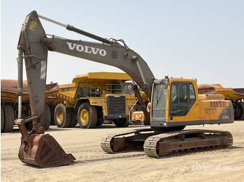 حفار زحاف VOLVO EC240BLC