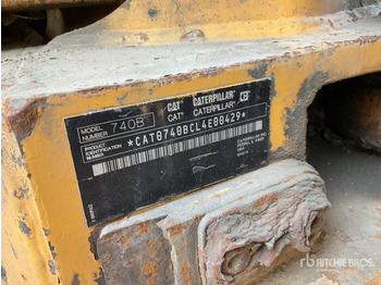 شاحنة قلاب مفصلية CATERPILLAR 740B