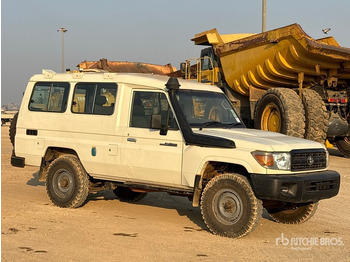 سيارة دفع رباعي TOYOTA Land Cruiser