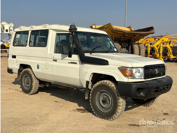 سيارة دفع رباعي TOYOTA Land Cruiser