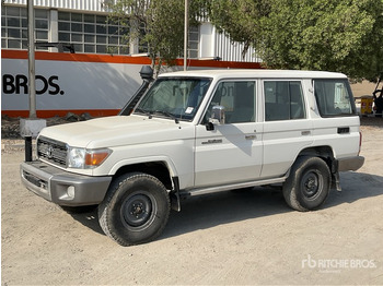 سيارة دفع رباعي 2018 Toyota Land Cruiser LX 76L 4x4 SUV: صورة 2 سيارة دفع رباعي 2018 Toyota Land Cruiser LX 76L 4x4 SUV: صورة 2