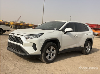 سيارة دفع رباعي TOYOTA