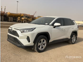 سيارة دفع رباعي TOYOTA