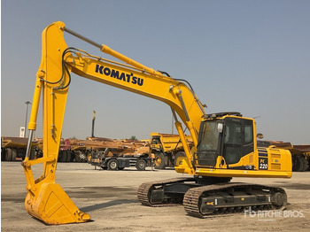 حفار زحاف KOMATSU PC220-8