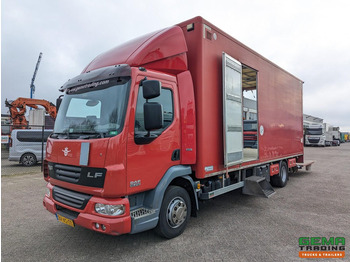 شاحنة مقفلة DAF LF 45 210