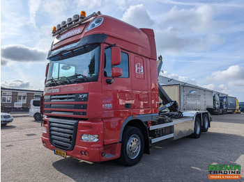 شاحنة ذات خطاف DAF XF 105 460
