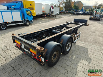 نصف مقطورة لنقل الحاويات RENDERS