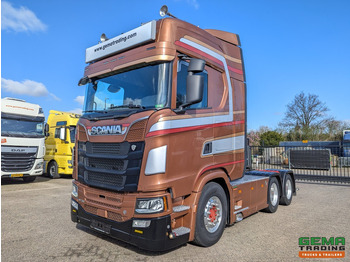 وحدة جر SCANIA S 730