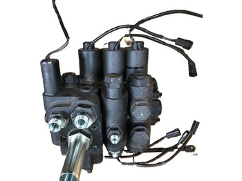 صمام هيدروليكي - معدات المناولة Control valve 3 V for EP18PN: صورة 2 صمام هيدروليكي - معدات المناولة Control valve 3 V for EP18PN: صورة 2