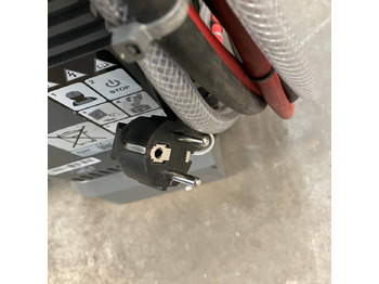 قطع غيار - معدات المناولة Hawker 24V/72A Lifetech TC1LT: صورة 2 قطع غيار - معدات المناولة Hawker 24V/72A Lifetech TC1LT: صورة 2