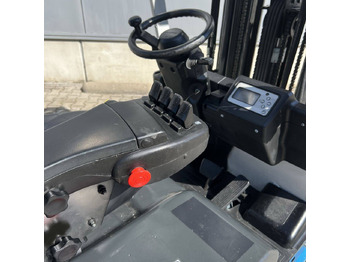 رافعة شوكية كهربائية Unicarriers AG1N1L16Q: صورة 4