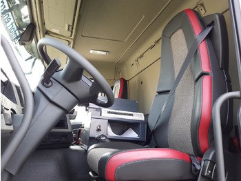 شاحنة صهريج VOLVO FM: صورة 5