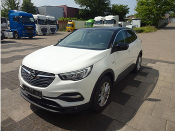 سيارة دفع رباعي OPEL