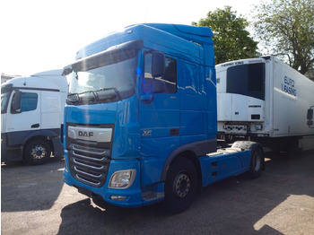 وحدة جر DAF XF 440