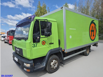 شاحنة مقفلة MAN