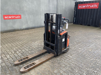 معدات المستودعات TOYOTA