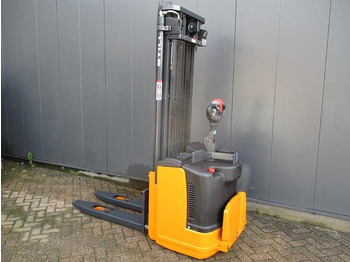 آلة التكديس STILL