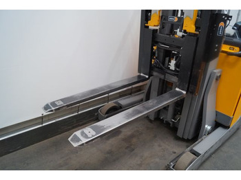 شاحنة مناوِلة Jungheinrich ETV216: صورة 5 شاحنة مناوِلة Jungheinrich ETV216: صورة 5