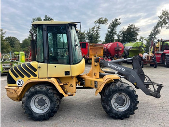 اللودر بعجل VOLVO L30B