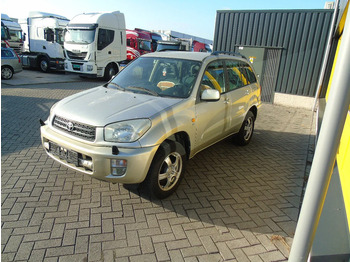 سيارة دفع رباعي Toyota RAV4 + 4X4 + AUTOMAT + PETROL: صورة 2 سيارة دفع رباعي Toyota RAV4 + 4X4 + AUTOMAT + PETROL: صورة 2
