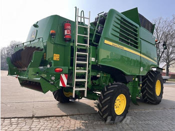 حصادة موحَّدة John Deere T660: صورة 4
