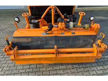 مكنسة UNIMOG